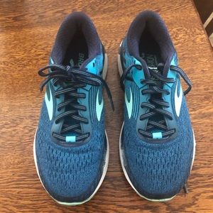 Women’s Brooks adrenaline GTS 18